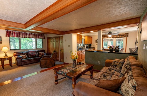 Confluence Cottage | Fall Getaway Creek Haven: Sleeps 6 · 3BR 1BA · Hot Tub Fire Pit Grill Fireplace