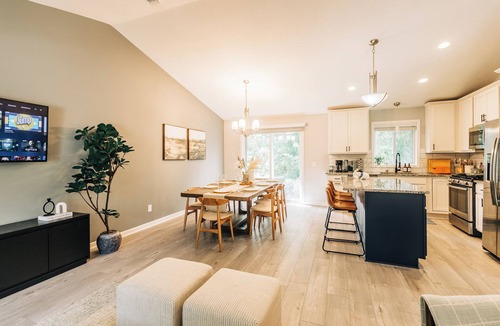 Blaine House | Fall Twin Cities Suburban Retreat: 4BR with Game Room & Big Yard Near NSC & TPC