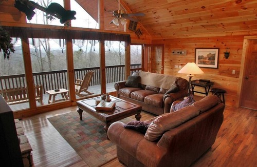 Bryson City Cabin | Falling Waters - Free Biltmore Tix - Secluded Log Cabin - Nantahala Gorge