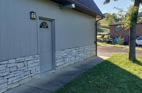 Van Voorhis Apartment | Fallowfield Township: One BR Executive apartment for rent, fully furnished.