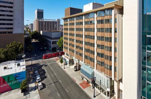 Civic Core House | Family and Friends Getaway! Two Modern Units Near Attractions
