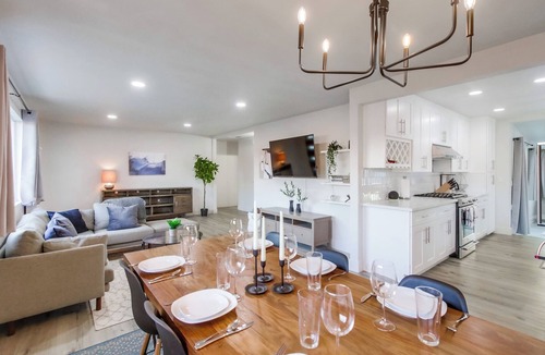 Clairemont House | Family-Friendly Modern Escape in San Diego