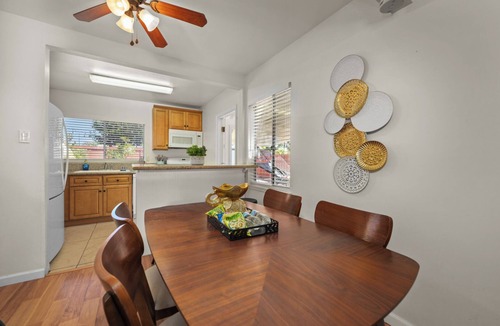 North Clairemont House | Family-Friendly Retreat: Kids Play Area, AC, Outdoor Dining & High Chair