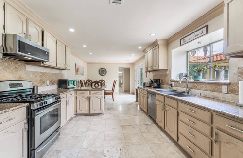 Las Vegas Villa | Family Fun with Epic Game Room & Gym + Pool & Spa + Jungle-Themed Courtyard!