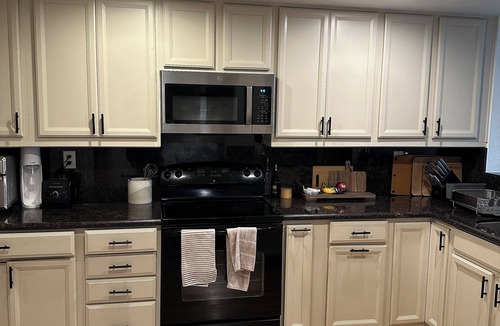 Clairemont Mesa West House | Fantastic 3-bedroom townhome in San Diego perfect for your getaway