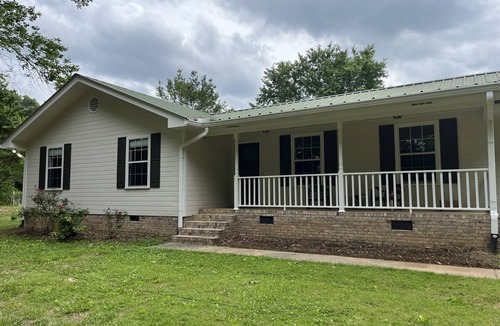 Chickamauga House | Farmhouse - A private sanctuary Hayride included with 3 or more nights