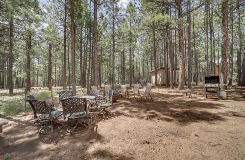 Heber House | Fire Pit & Grill: Spacious 'Forest Lakes Chalet'