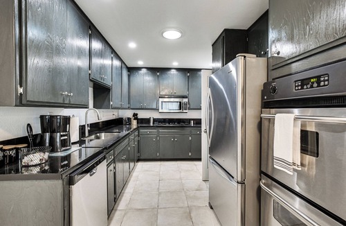 Spring Valley Cottage | Fireplace, Hot Tub, Patio & Bbq: San Diego Home