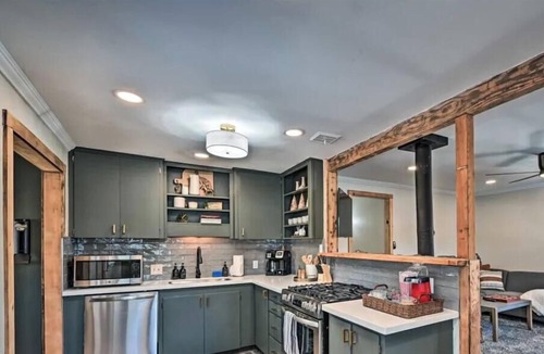 Mountainaire Cabin | Flagstaff Forest Retreat Hot Tub Fire Pit Fully Fenced Yard Pet Friendly