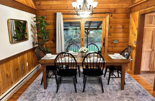 Middletown House | Forest Tree Log Cabin