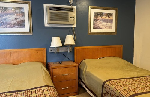 Conway Hotel | Four Oaks