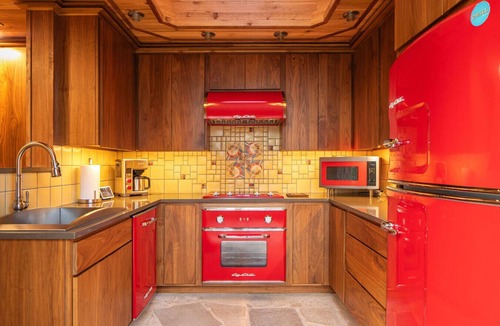 Bellevue Cottage | Frank Lloyd Wright · Gorgeous Views, Sweeping Valley, Amazing Sunsets