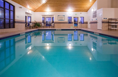 Maple Grove Condo | Free Breakfast. Pool & Hot Tub. Gym. Great for Business Travelers!
