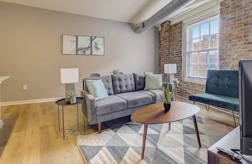 Northern Liberties Apartment | Frontdesk | Bright + Open 1 BR near Downtown