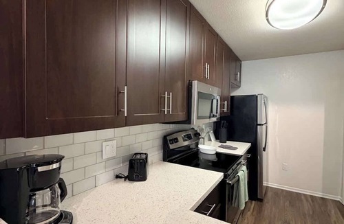 Mission Valley East Apartment | Fully Furnished 1BR in Misson Valley w/Parking