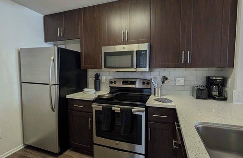 Mission Valley East Apartment | Fully Furnished 1BR in Misson Valley w/Parking