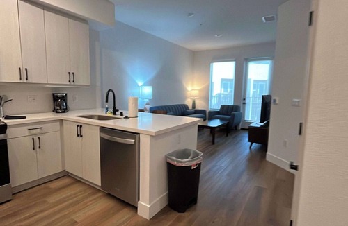 Mission Valley East Apartment | Fully Furnished 1BR in Misson Valley w/Parking
