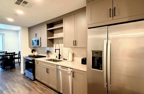 Mission Valley East Apartment | Fully Furnished 1BR in Misson Valley w/Parking