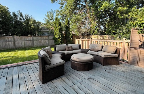 Aurora House | Galactic Oasis Theme Home, Marvelous 5-bedroom house with AC in Aurora, TV’s