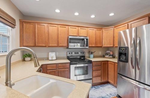 Sevierville Villa | GameRoom~Hot Tub~NearDollywood~NoSteepRoads~