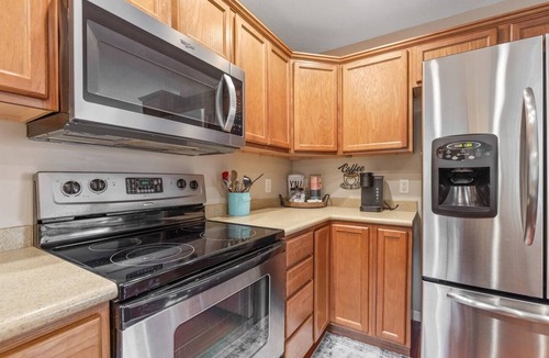 Sevierville Villa | GameRoom~Hot Tub~NearDollywood~NoSteepRoads~