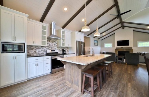 Pequot Lakes Resort | Gardenview Home w/Dock on the Whitefish Chain, Outdoor Pool, Pickleball & More
