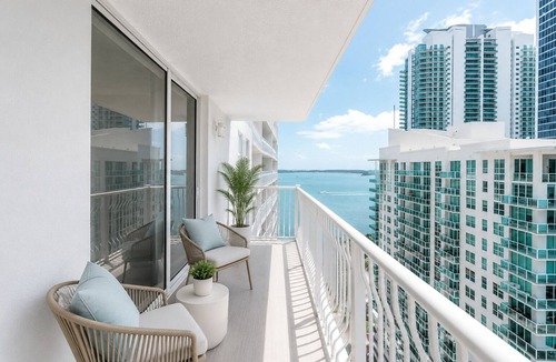 East Village Apartment | Gaslamp District Gem Walk to Dining