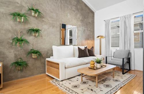 East Village House | Gaslamp Row House - Sleeps 8 Private Garage AC