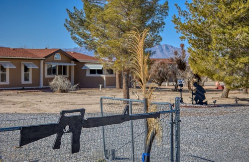 Pahrump House | Gate Way to Death Valley-50 mg WI-FI License # STR-25-28 - Full Fenced 2.5 acres