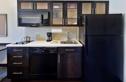 Horsham Apartment | Get Some Refreshing Rest! Free Parking, Pet-friendly Property, Near Lukens Park
