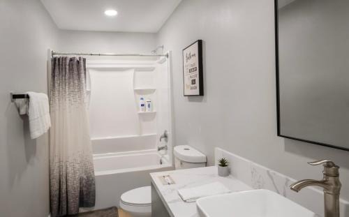 La Presa House | Gillespie Dr 2BR 1BA Unit A | Near Downtown SD