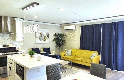 La Presa House | Gillespie Dr 2BR 1BA Unit A | Near Downtown SD