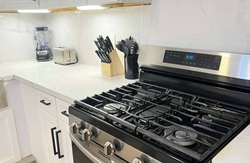 La Presa House | Gillespie Dr 3BR 2BA Unit B | Near Downtown SD