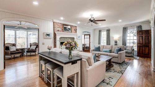 Debordieu Colony House | Gorgeous Beach Close Villa with Barbecue in Georgetown, South Carolina