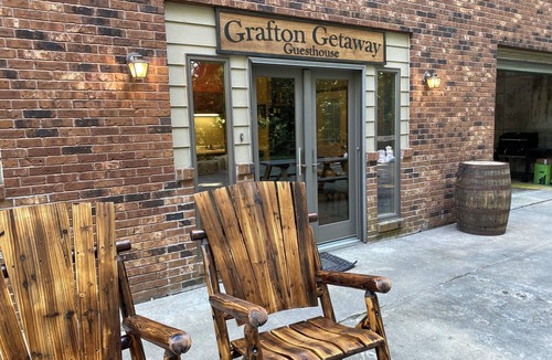 Godfrey Cottage | Grafton Getaway @ The Cottage.Sleeps 12 on our 33 acre property near golf course