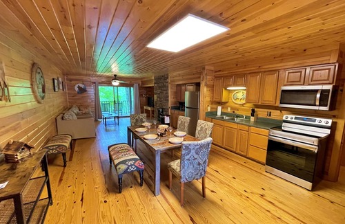 Bryson City Cabin | Great Smoky Mountain Cabin - Spring Outdoor Fun & Adventure