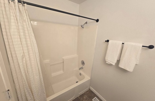 Veterans Park Apartment | Greenbelt Beach Getaway