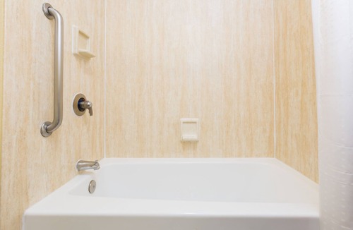 Pacific Beach Hotel | GreenTree Inn San Diego Mission Bay