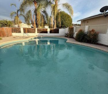 Grantville House | Heated pool, Sunny San Diego, Entire home, Free Parking, BBQ, Pets allowed, family neighborhood!