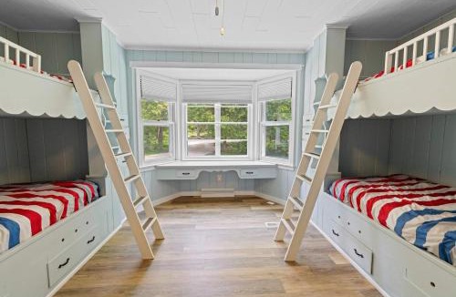 Egg Harbor House | Here Comes the Sunset by Simple Life Rentals