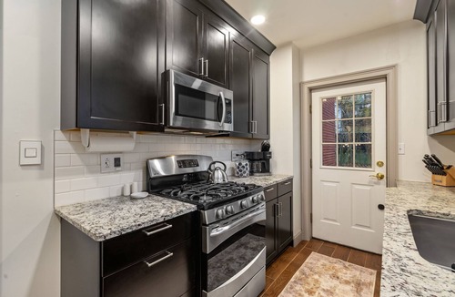 Pittsburgh House | Heritage House in Pittsburgh on Mt Washington - Charming 3BR, 2.5b Sleeps 7+