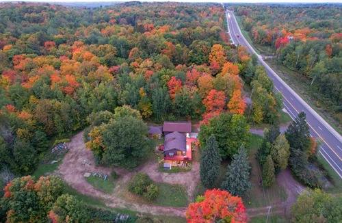Duluth House | Hermantown Home w/Decks, Grill & Hot Tub!