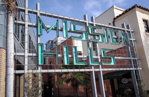 Mission Hills Apartment | Hidden Minimalist 1bed by the airport SD