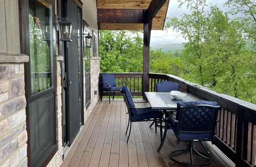 Cheat Lake Apartment | Hideaway On A Hill. The name says it all. It’s a cozy apartment with great views