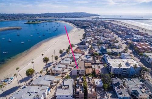 South Mission Beach House | Highly rated Best Beach! AC Luxury KING Beds!