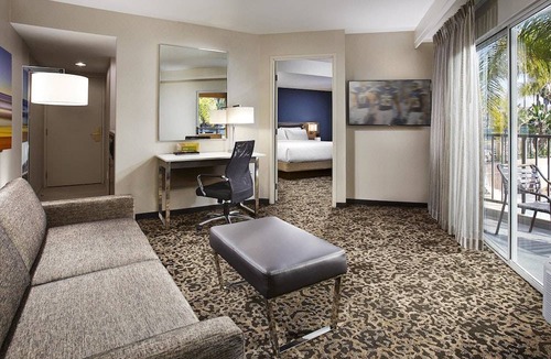 Kearny Mesa Hotel | Hilton Garden Inn San Diego Mission Valley/Stadium 1 King 1 Bedroom Suite