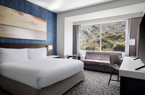 Mission Valley Hotel | Hilton San Diego Mission Valley