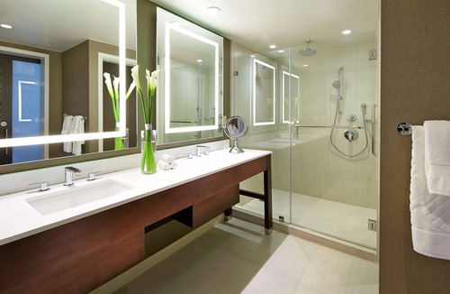 Mission Valley Hotel | Hilton San Diego Mission Valley