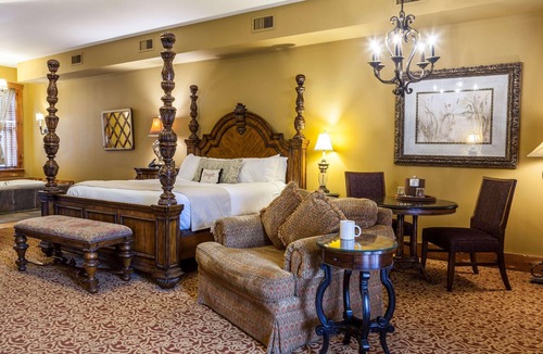 Leacock-Leola-Bareville Hotel | Historic Hotel, Charming King Club & Coach Rms, Farmhouse Feel, Spa, Pool, 5Star