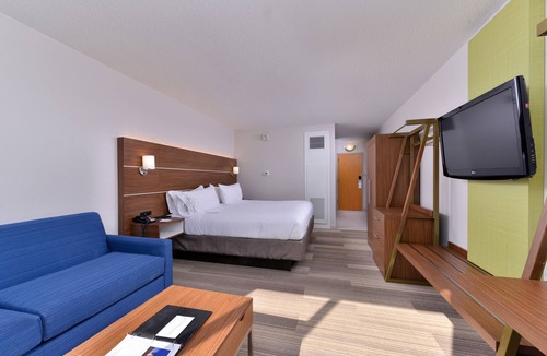 Springfield Hotel | Holiday Inn Express Springfield by IHG